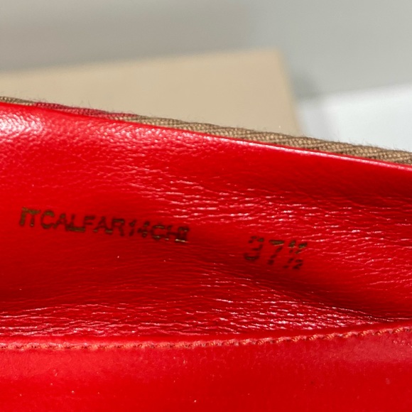 **SOLD** Burberry | Avonwick Housecheck Flats - Picture 12 of 12